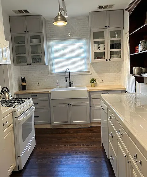 5724 Worth St — Photo 2
