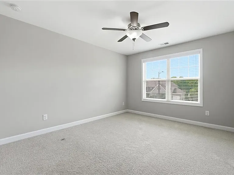 304 Cochin Dr — Photo 43