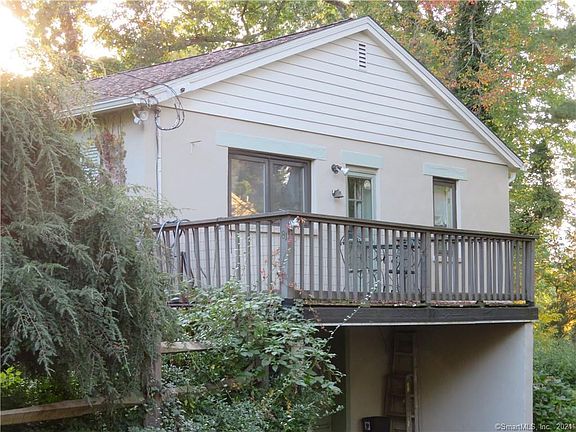 3rd image of 81 Fernwood Ln