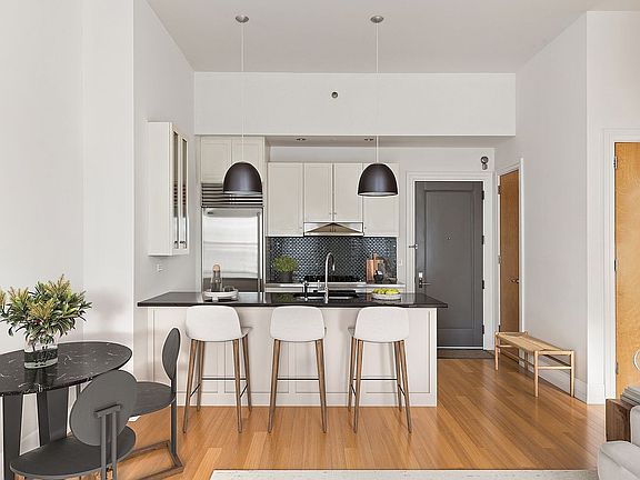 3rd image of 110 Livingston St APT 6K