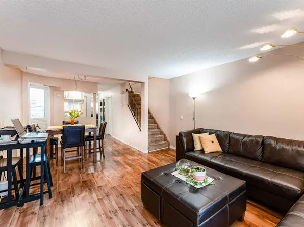 6640 E Temple Dr NE, Calgary, AB T1Y 5V6