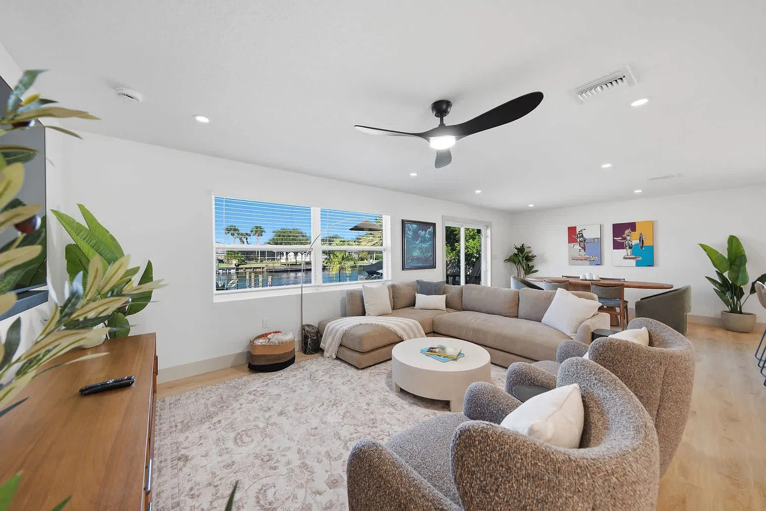 3 bed, 2.0 bath, 1743 sqft, $7,838 — Photo 1