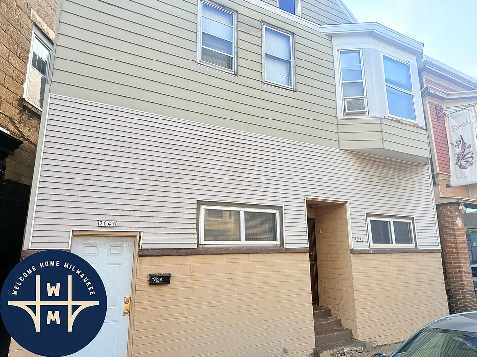 2645 S Kinnickinnic Ave #1