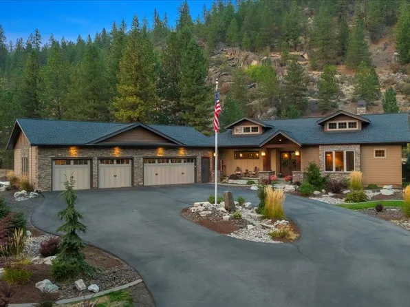 13606 N Riverbluff Ln, Spokane, WA 99208