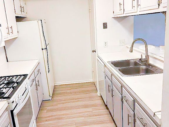 5th image of 6704 Deatonhill Dr Unit B