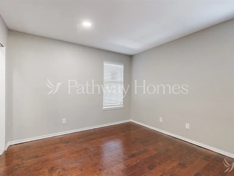 3914 Winston Dr — Photo 9