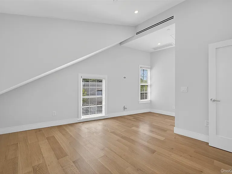 108 South St #E — Photo 11