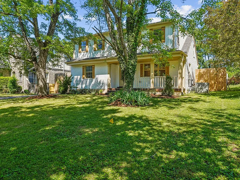 1425 Shelton Ave — Photo 2