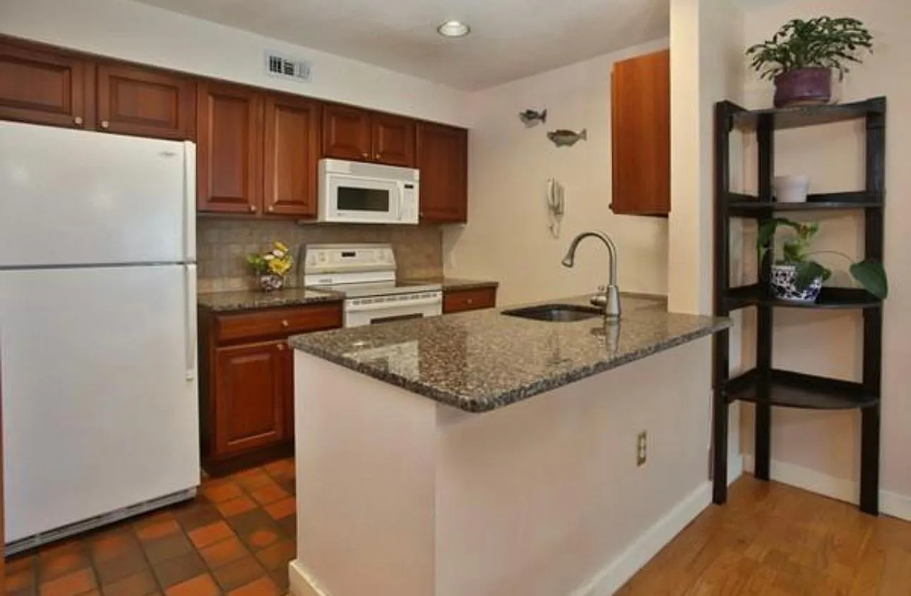 171 Swanton St — Photo 1