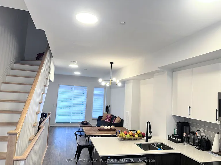 9 Spruce Pines Cres #5 — Photo 9