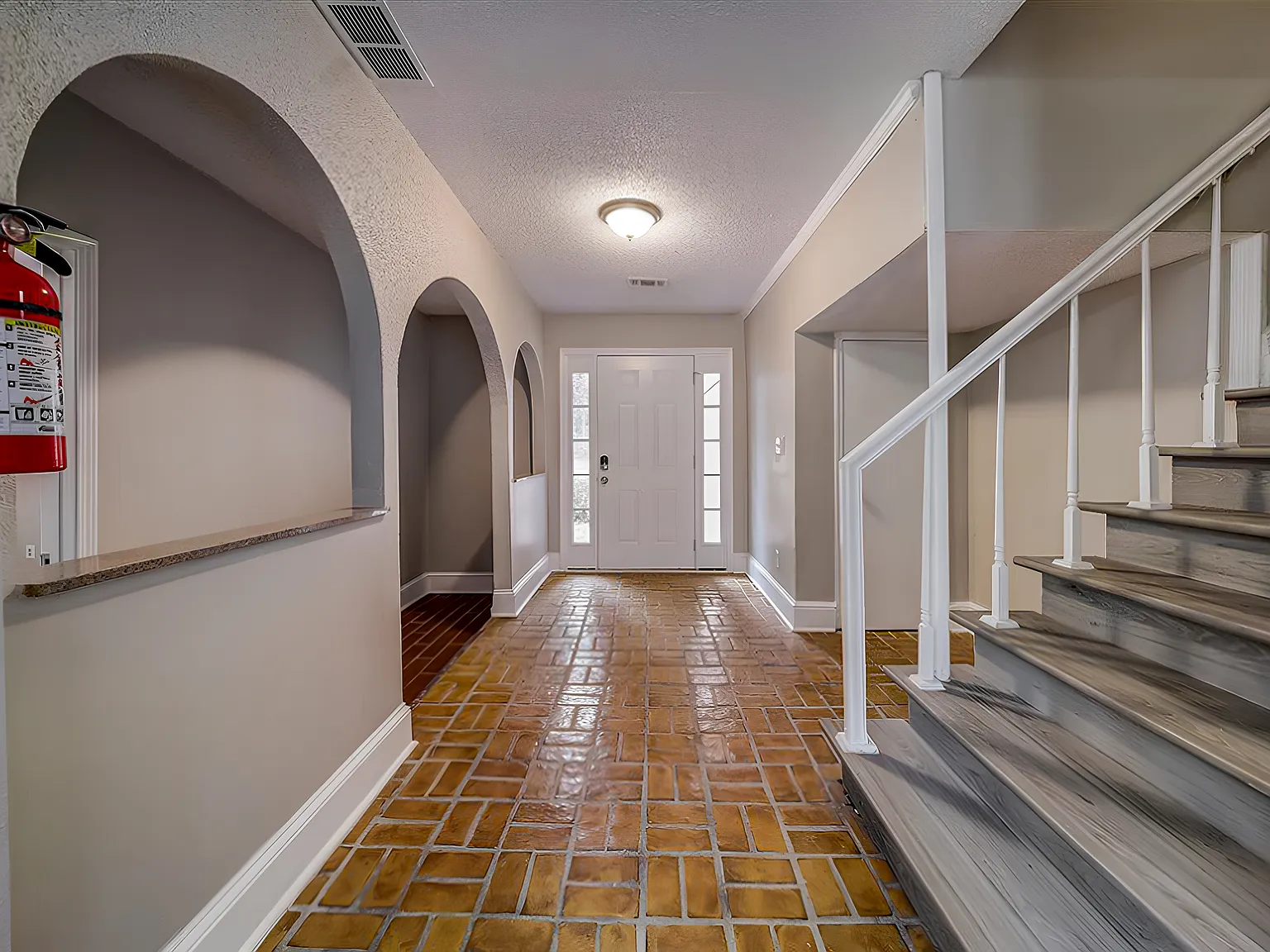 4 bed, 2.5 bath, 1835 sqft, $754 — Photo 3
