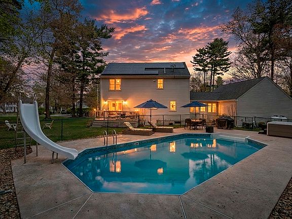 2nd image of 5 Spring St