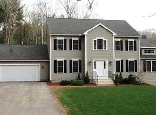 43 S Shore Dr, Sturbridge, MA 01566