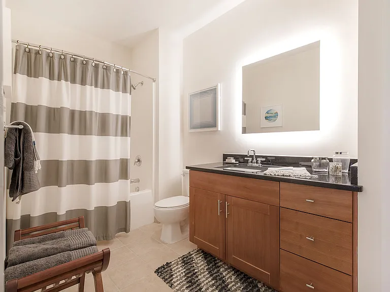 Full Bathroom