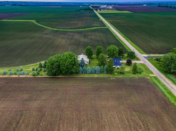 4496 S Mulford Rd, Rochelle, IL 61068