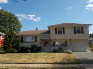 23 Oleander Way, Clark, NJ 07066