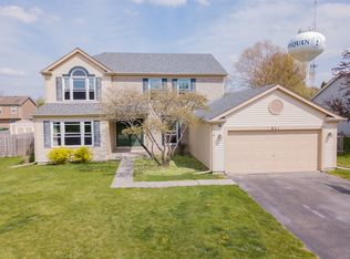 861 Providence Dr, Algonquin, IL