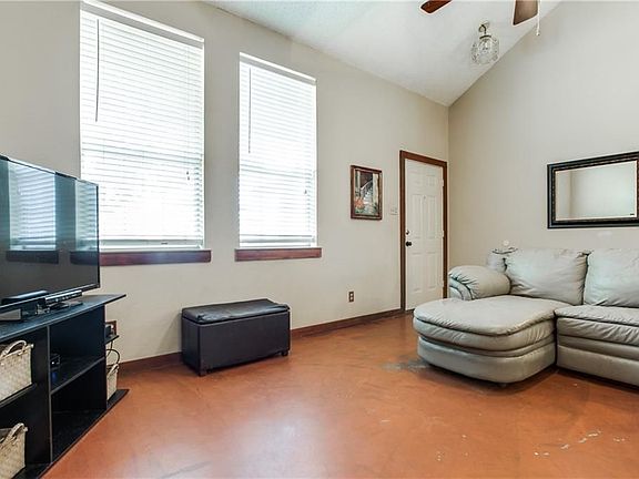 5th image of 1800 Sharon Dr