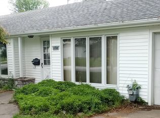 1716 W Garfield St, Davenport, IA 52804