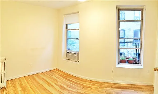 Rented by Century 21 Metropolitan | media 36