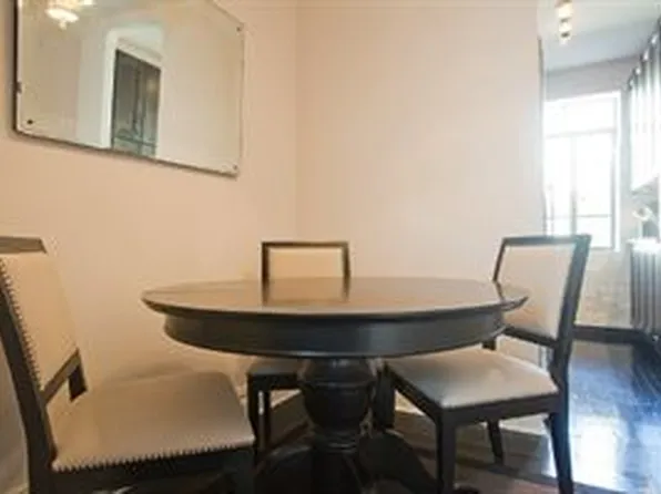 255 West 23rd Street image 1 of 7