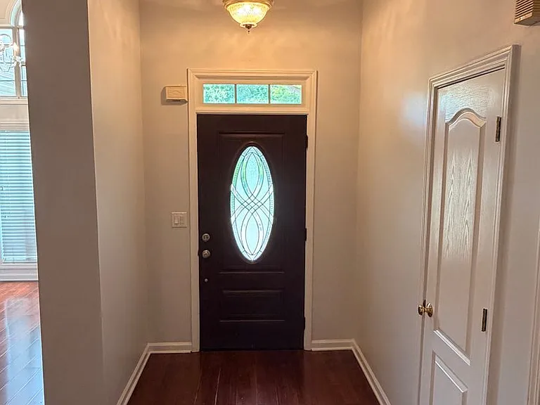 5105 Yellow Pine Dr — Photo 2