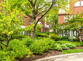 1027 W Vernon Park Pl APT C, Chicago, IL 60607