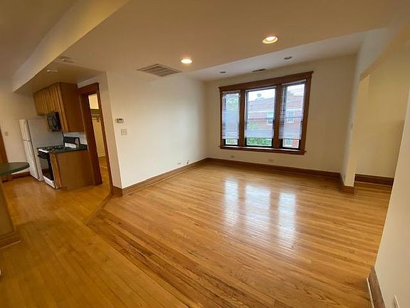 3rd image of 2701 N Saint Louis Ave APT 3