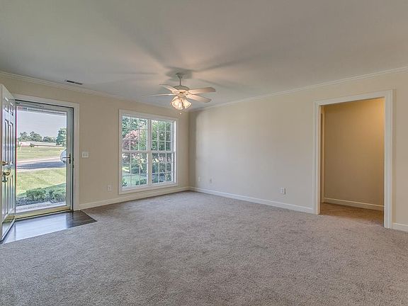 4th image of 303 Dartford Ct