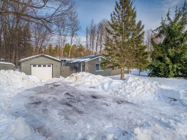 1942 Orchard St, Marquette, MI 49855