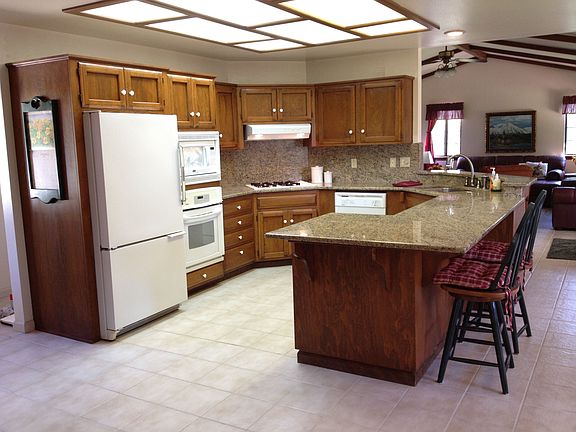 2nd image of 505 S Palisade Dr