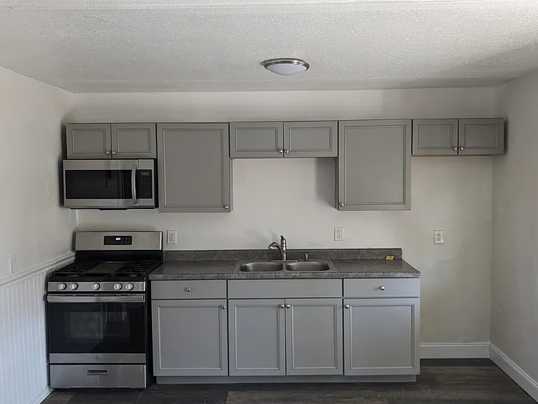 1058 Grand Ave #5 — Photo 3