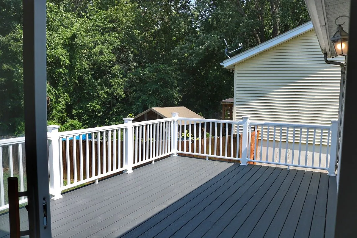 3 bed, 2.0 bath, 1008 sqft, $1,800 — Photo 2