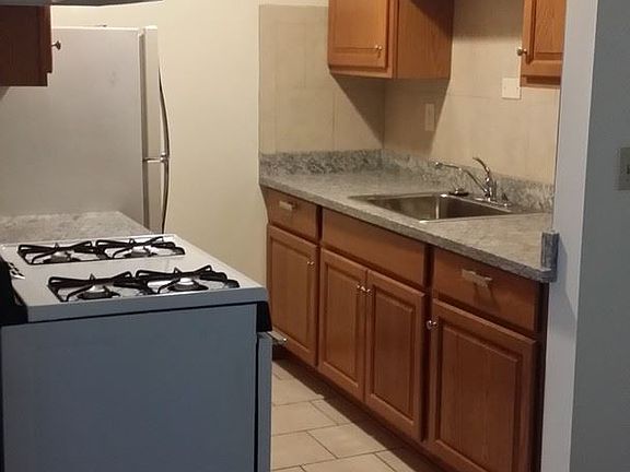 4th image of 2505 N Frederick Ave APT 307