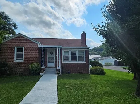 230 Tazewell Ave, Richlands, VA 24641