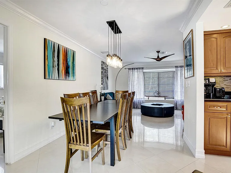 2051 Coral Reef Dr — Photo 8