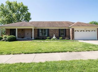 3976 Royal Estates Dr, Saint Louis, MO 63129