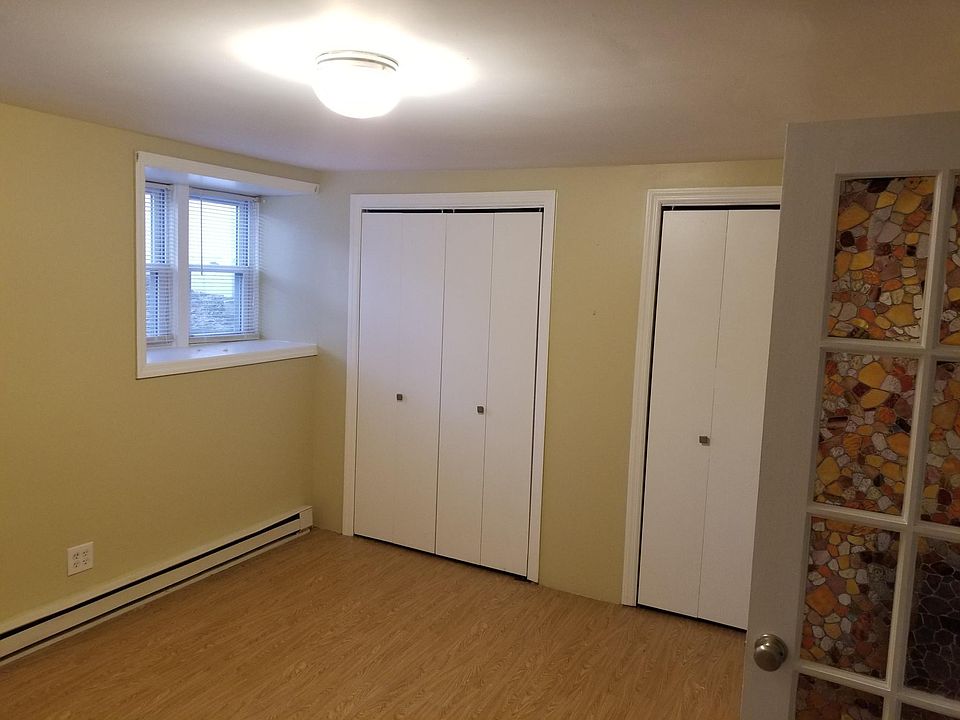 Large bedroom, with 3 closets