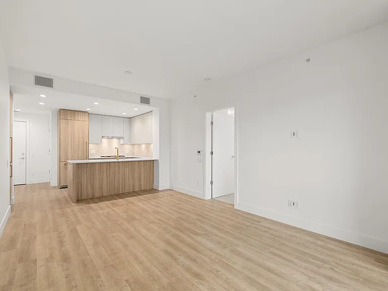 2325 Emery Ct #204 — Photo 10