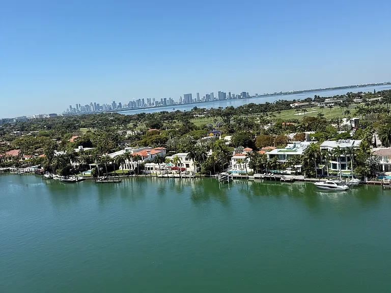 5700 Collins Ave #15 — Photo 1