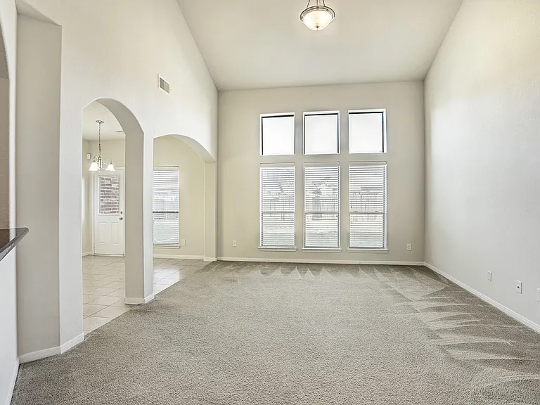 25806 Westbourne Dr — Photo 5