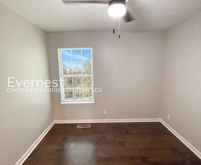 636 Laramie Dr — Photo 17