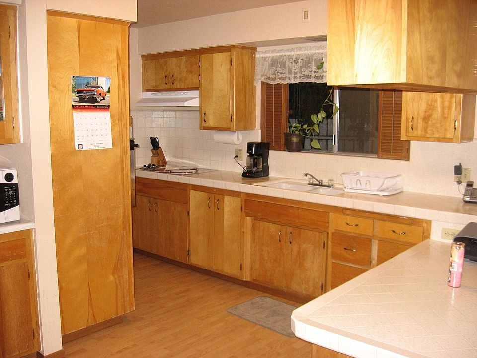 Lots of storage in this large kitchen