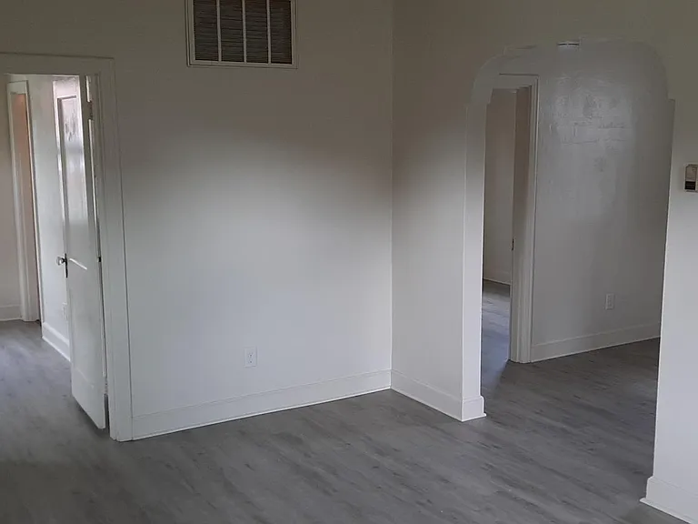 10 Fontaine Rd — Photo 12