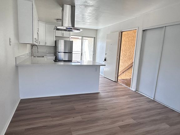 3rd image of 342 Juniper Ave #2B-1Ba-1000Sqft