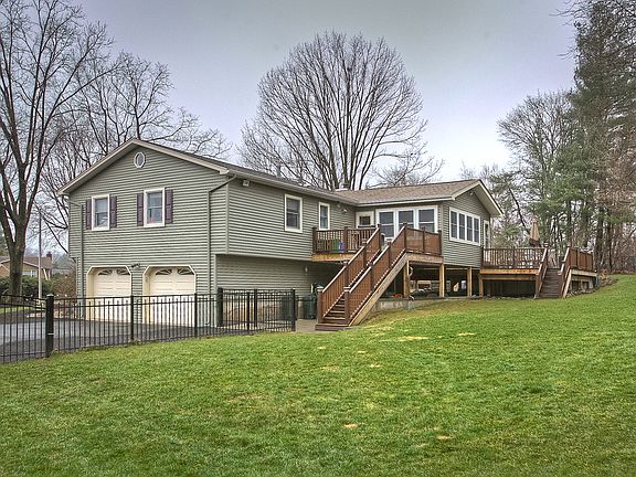 2nd image of 11 Florence Ct
