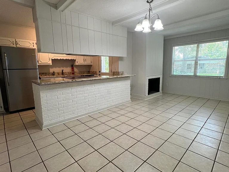 2819 Lawnwood Dr — Photo 8