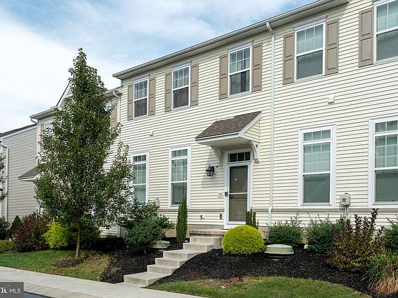 2nd image of 703 Danforth Cir