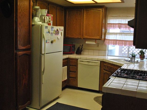 3rd image of 8988 Flinton Ct