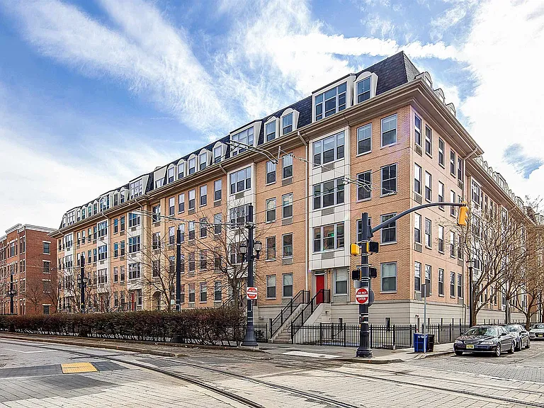 149 Essex St #4K — Photo 1